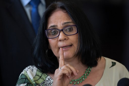 Ministra de Brasil: Niñas pobres “son violadas porque no tienen calzones”