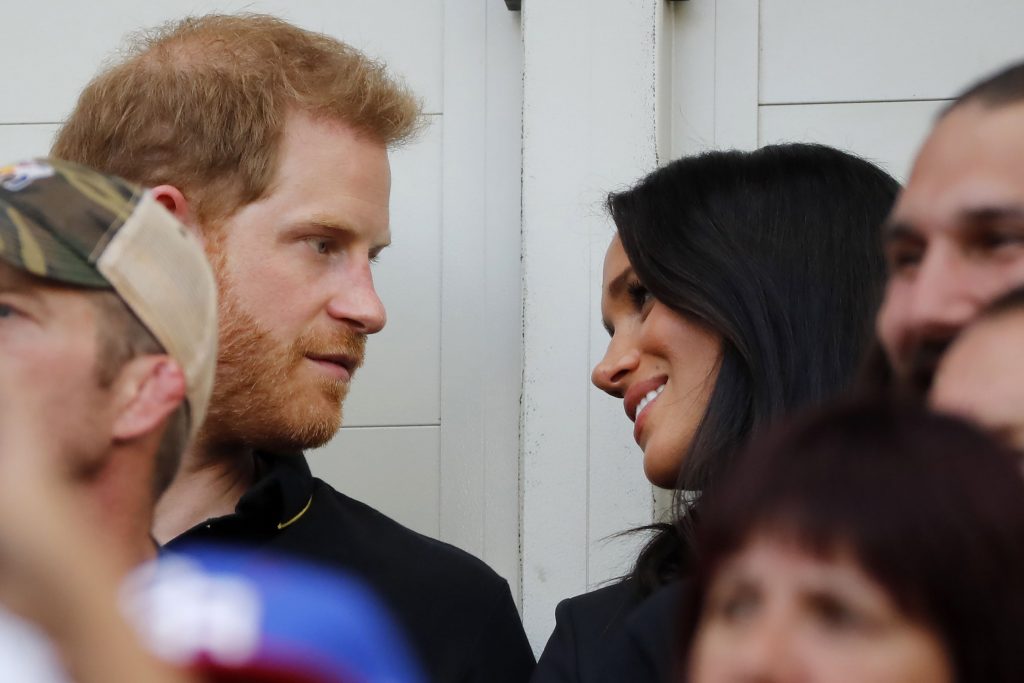 Meghan Markle y príncipe Harry renuncian a la familia real británica