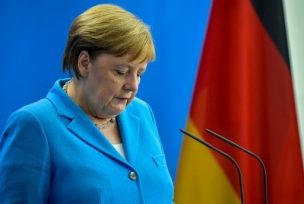 Merkel sufre crisis de temblores por tercera vez durante acto oficial