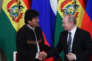 Evo Morales y Vladimir Putin firman acuerdos de cooperación económica