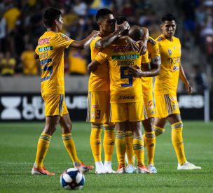 [VIDEO] El golazo de 30 metros de Eduardo Vargas que le dio la clasificación a Tigres en Estados Unidos