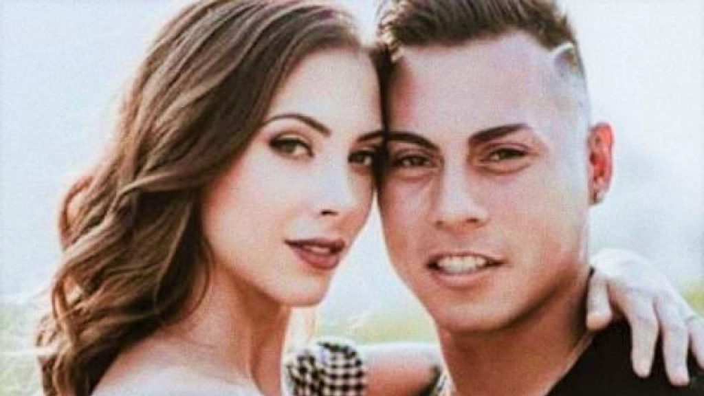 Esposa de Eduardo Vargas enseñó su avanzado embarazo con artístico desnudo
