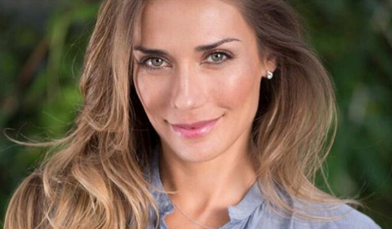 Carola de Moras se la jugó y le realizó un radical cambio de “look” a su pequeña hija
