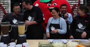 Ministros Sichel y Kantor cocinaron en La Vega económicas sopas saludables