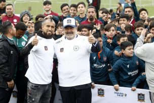 El dúo de oro de las escuelas de fútbol: Luksic y Vidal se reunieron para visitar a más de 300 niños