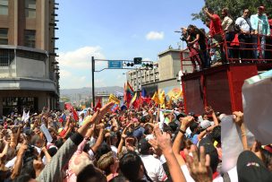 Adherentes a Maduro protestan en Caracas contra informe DD.HH. de Bachelet