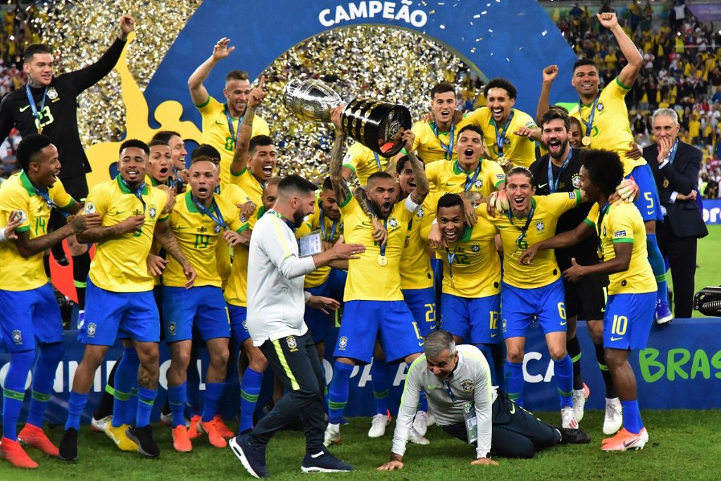 Dani Alves fue elegido el mejor jugador de la Copa América ‘Brasil 2019’