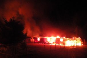 Casa y bodega resultan destruidas tras nuevo ataque incendiario en Cañete