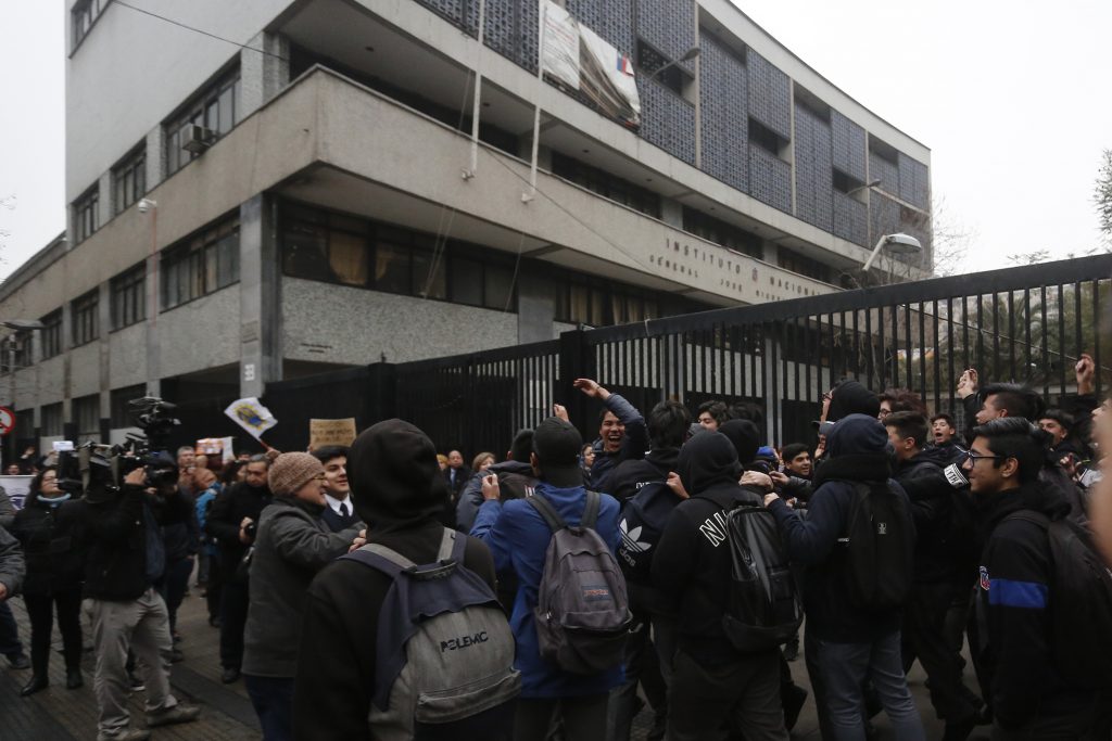 Alejandra Grebe señala que lo ocurrido en Instituto Nacional es “inaceptable”