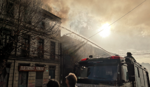 [VIDEO] Incendio estructural se genera en avenida Argentina con subida Washington en Valparaíso