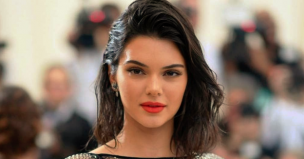 Kendall Jenner desafía la censura de Instagram con artístico desnudo