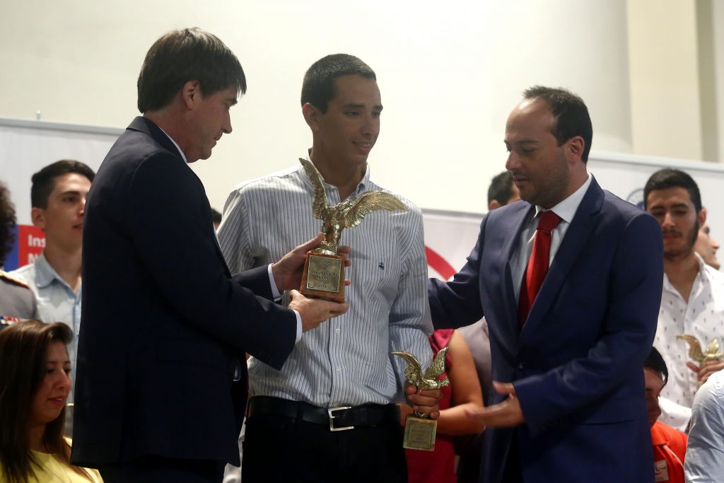 Gaspar Riveros fue el mejor chileno y terminó octavo en triatlón en Lima
