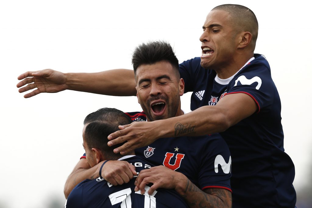 La U jugó con uno más, empató con Palestino y está en la cornisa del descenso