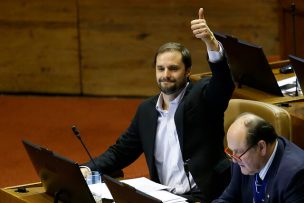 Diputado Bellolio llamó a mantener campaña anual contra el VIH