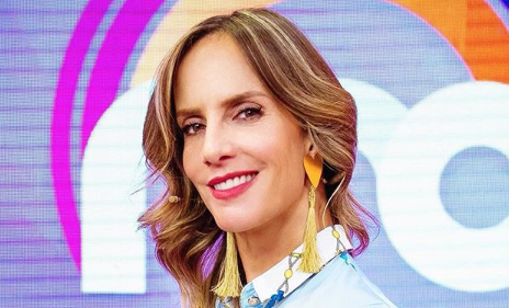 Diana Bolocco se confunde y recuerda a Canal 13 en pleno “Mucho Gusto”
