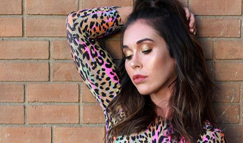 “Ese hombre era para ti”: Valentina Roth cautivó a sus seguidores con fotografía “al natural” junto a su pololo