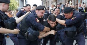 La Unión Europea critica los arrestos en Moscú durante una manifestación