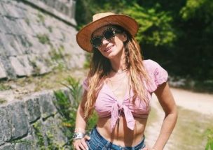 ¡Al natural!: Alejandra Fosalba agradece saludos en su cumpleaños 50 con infartantes fotos