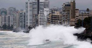 Declaran alerta entre Arica y Aysén por marejadas anormales con olas de 5 metros