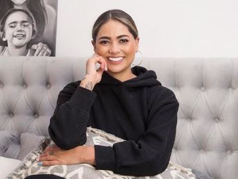 Camila Recabarren tomó las clases de Diana Bolocco para debutar como animadora de CHV