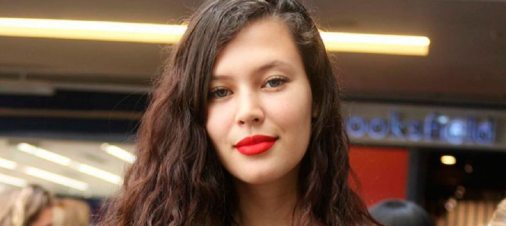 “Al natural”: Michelle Carvalho no se someterá a cirugía estética y consiguió aplausos de sus fans