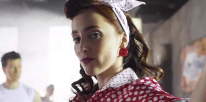 Mega revela nuevo spot de su nueva teleserie con novedosa versión de “Grease”