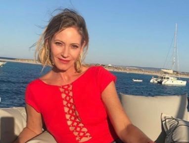 “Igual que tu hija”: Marcela Vacarezza sorprende con fotos de su luna de miel en bikini