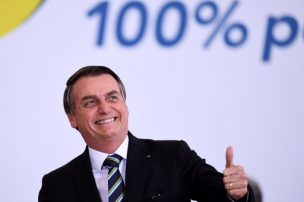 Bolsonaro se sumó a una burla contra la primera dama de Francia