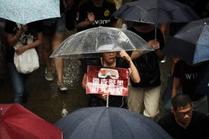 Gigantesca manifestación convoca a cientos de miles en Hong Kong pese a tormenta