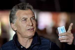 Bolsa argentina se derrumba 10% tras revés de Macri en primarias