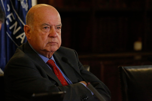 La dura pelea tuitera de Insulza y J. A. Kast: “Además de facho eres mentiroso”