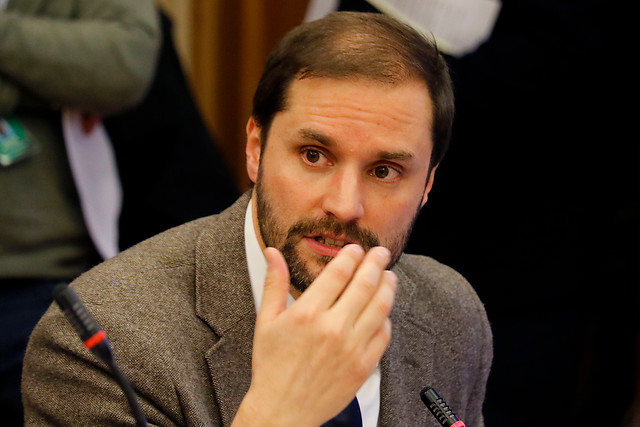 Jaime Bellolio: “El PS y el PPD están a la cola de lo que diga el Frente Amplio, y le tienen pánico”