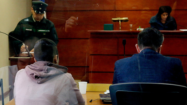 Joven que amenazó con una pistola a colegio de Quilpué quedó prohibición de acercarse a profesora