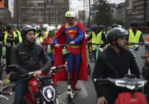 Por primera vez se realizó una caravana de electromovilidad en Santiago