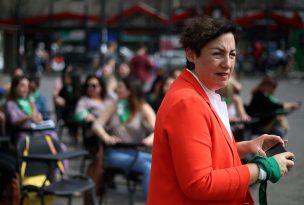 Beatriz Sánchez realizó una clase abierta en Plaza Italia