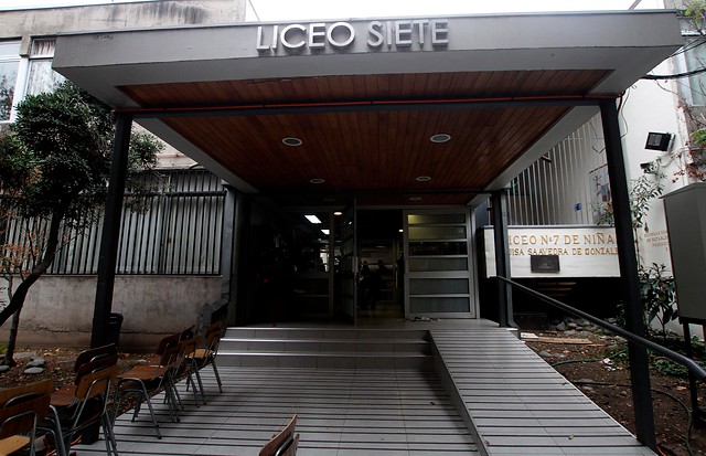 Liceo 7 de Providencia dejará ser solo “de niñas”: recibirán a 180 varones en marzo