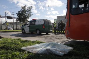 Choque de automóvil contra bus del Transantiago deja un fallecido en Lo Espejo