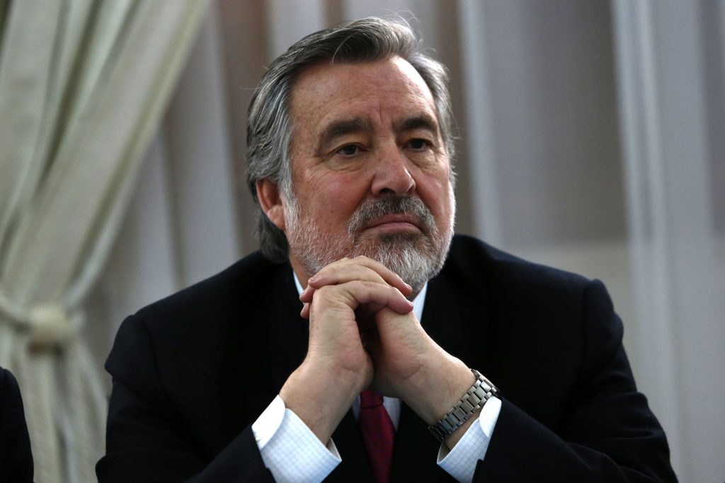 Guillier: “Brasil está viviendo un retroceso democrático y Chile no puede ser indiferente”