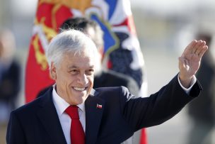 Presidente Piñera llegó a Francia para participar en la cumbre de líderes del G7