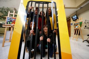 Diputados presentan proyecto que prohíbe uso de celulares en los colegios