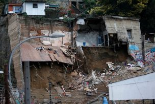 Bomberos confirma seis víctimas fatales en el derrumbe de vivienda en Valparaíso