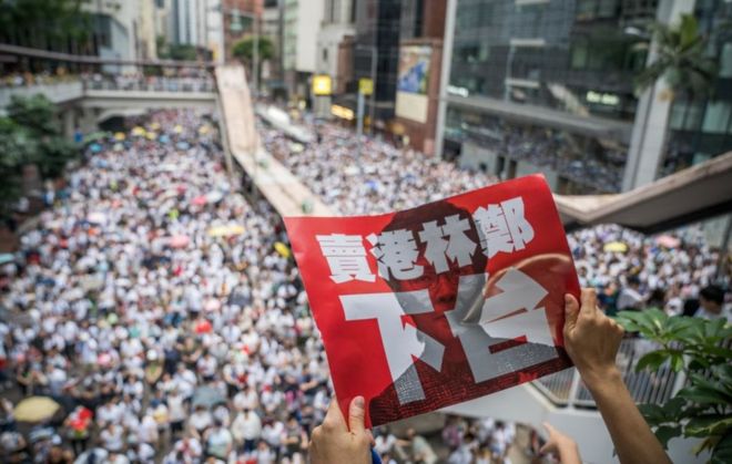 China releva sus tropas en Hong Kong antes de una manifestación prohibida