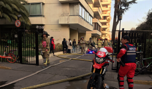 Incendio obliga a evacuar a cerca de 30 personas en edificio de Las Condes