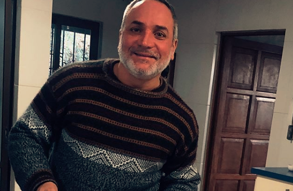 Luis Jara volvió a su casa tras ir a la clínica de urgencia: “Ya vamos a salir de esta”