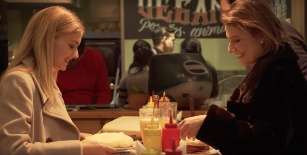 Josefina Montané y Catherine Mazoyer interpretan a una pareja lésbica en webserie “Whatever”