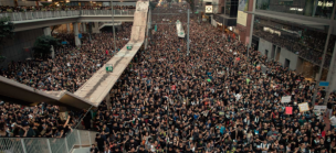 Manifestación en el aeropuerto de Hong Kong provoca cancelación de todos los vuelos