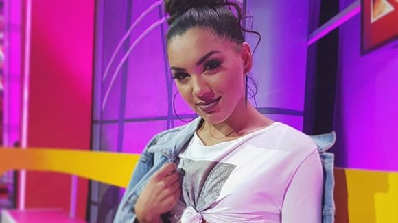 Productor de “Rojo” se refirió a salida de cantante: “Cuando se es joven, se comenten errores”