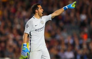 Bravo volvió a la titularidad en el City, fue figura y se quedó con la Community Shield