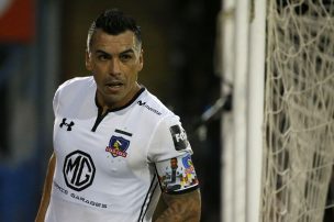 Esteban Paredes buscaría postergar retiro en Colo Colo y Mario Salas no estaría contento