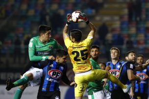 Audax Italiano cayó ante Huachipato: desaprovecharon un penal y un jugador más en el campo